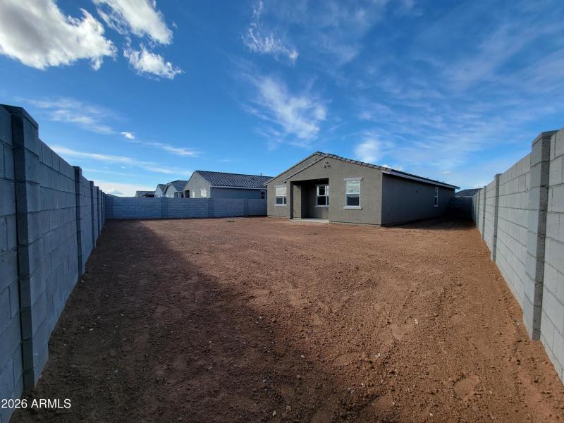 Rancho Mirage Holly - D