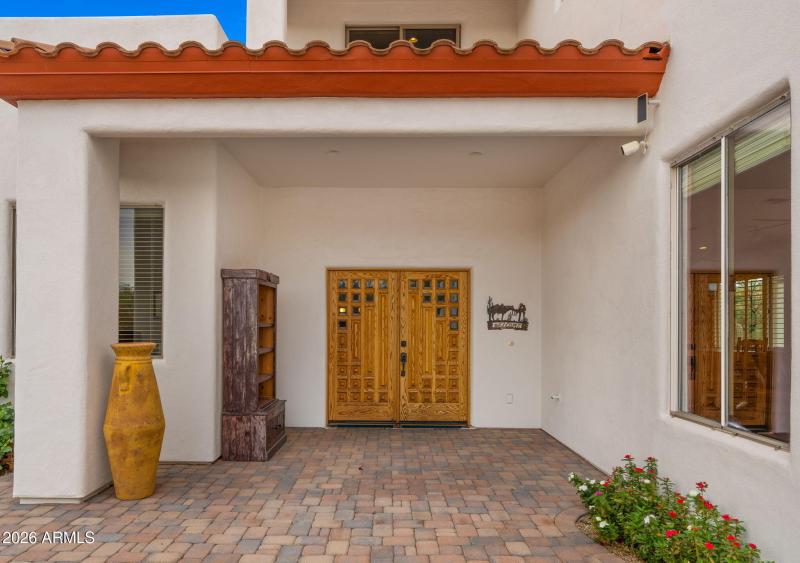 12-web-or-mls-Front yard Patio Space5