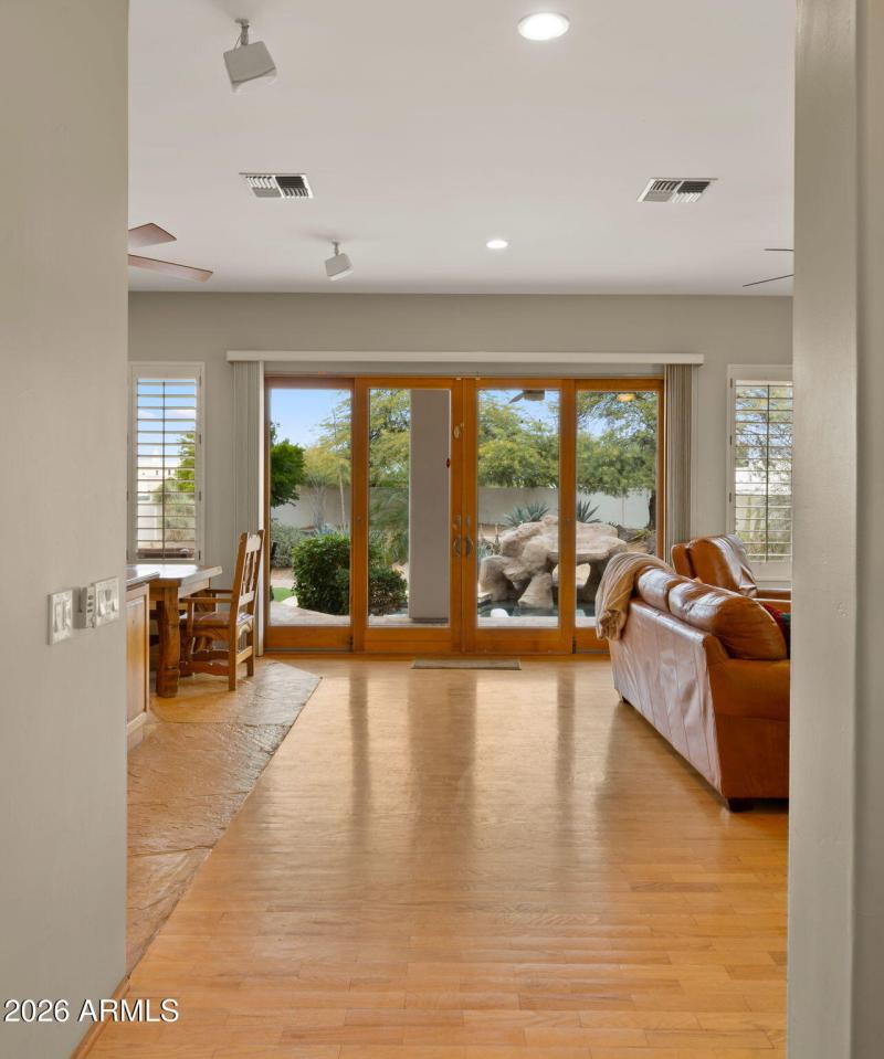 15-web-or-mls-Great Room Entry