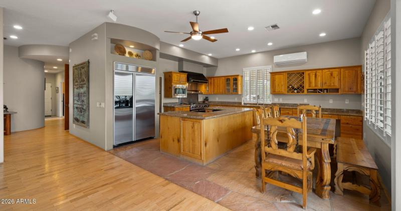 18-web-or-mls-Kitchen4