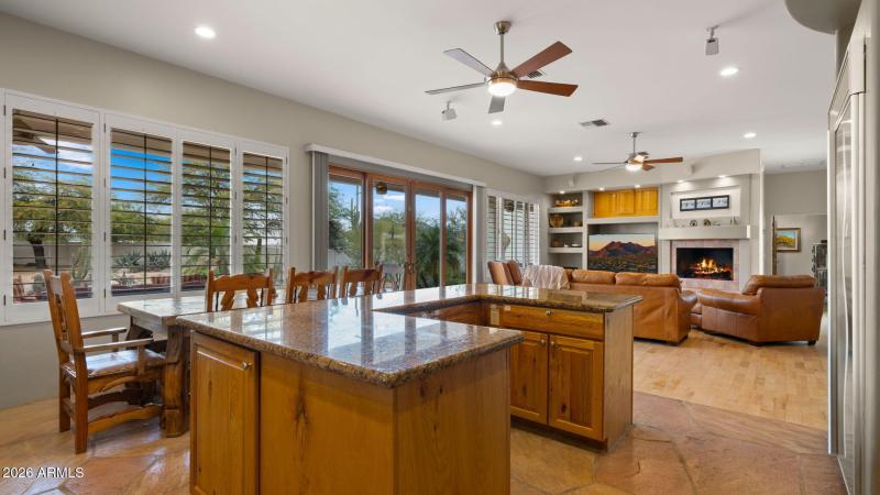 25-web-or-mls-Kitchen1