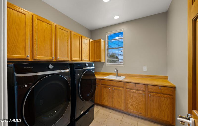 32-web-or-mls-Laundry Room
