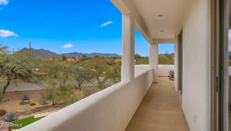 44-web-or-mls-Upstairs Balcony2