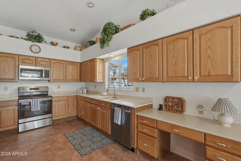2118 LW - Kitchen