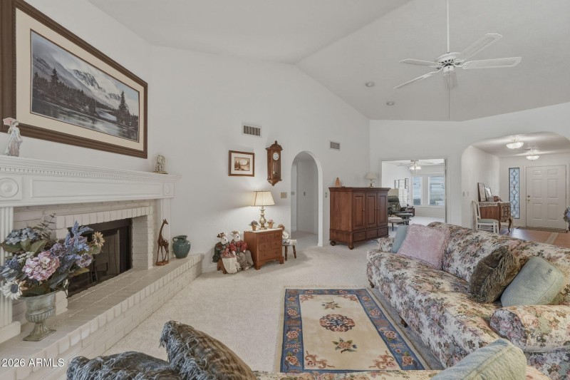 2118 LW - Living Rm3