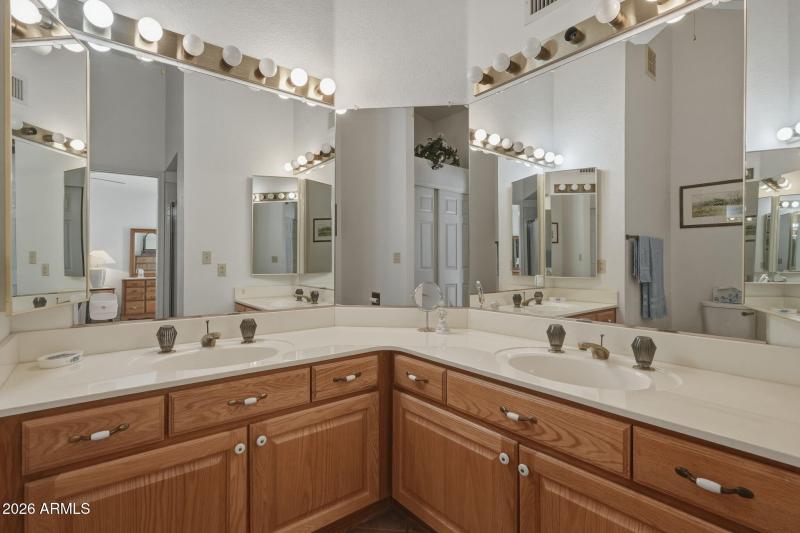 2118 LW - Master Bath