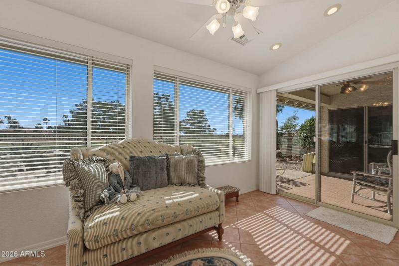 2118 LW - Sitting Rm1