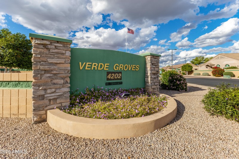 VERDE GROVES COMMUNITY ENTRANCE