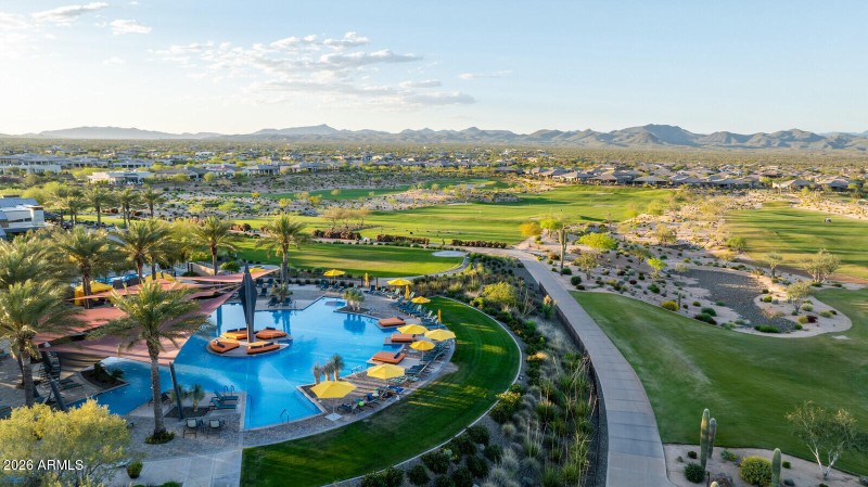 Resort Style Amenities