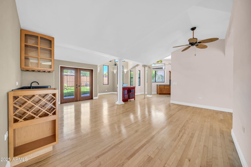 1450 E Royal Palm Rd-9