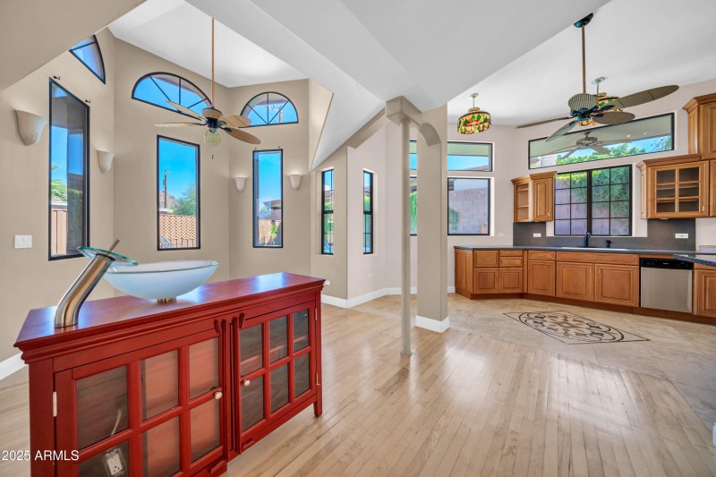 1450 E Royal Palm Rd-12