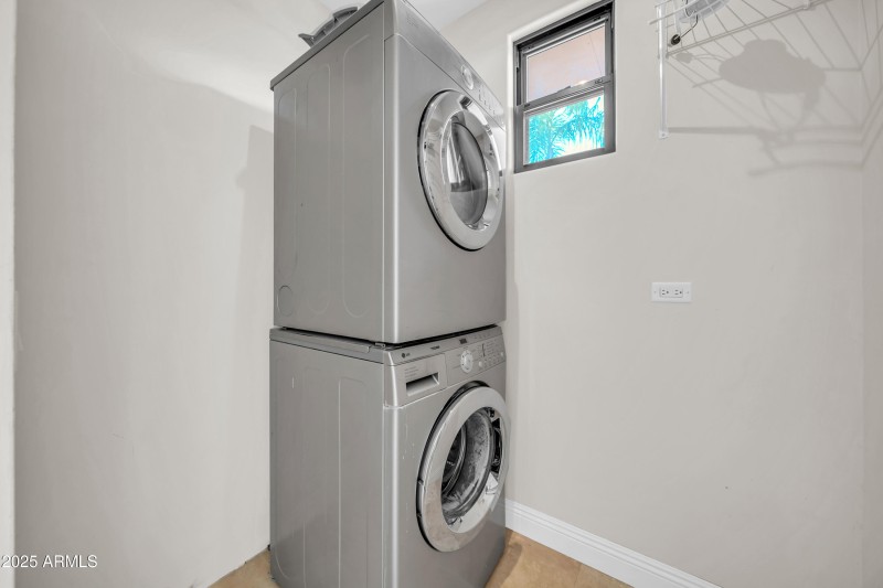 1450 E Royal Palm Rd-39