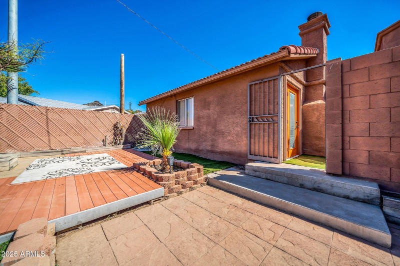 1448 E Royal Palm Rd-23