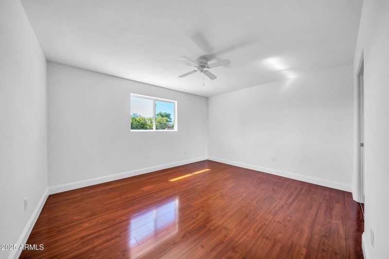 1448 E Royal Palm Rd-15