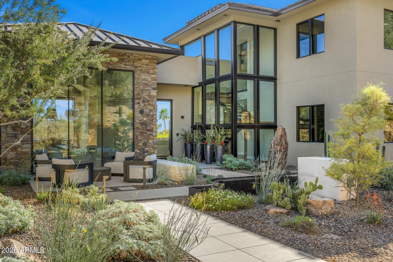 05front courtyard entrance