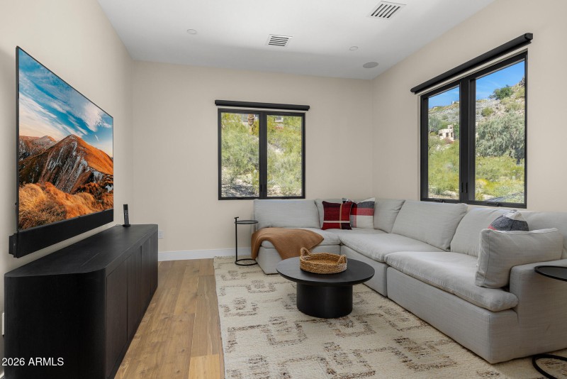 41second story guest lounge or bonus roo