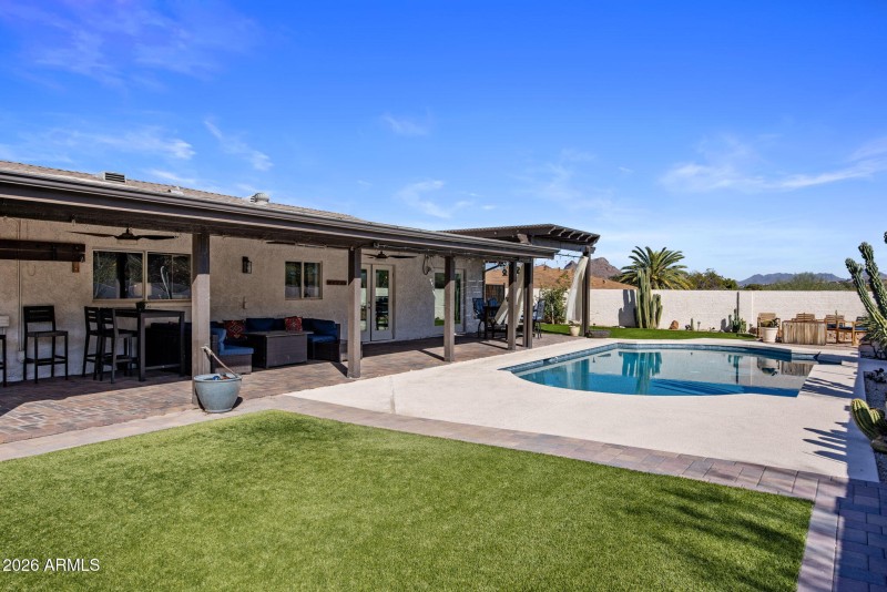 Low-maintenance yard