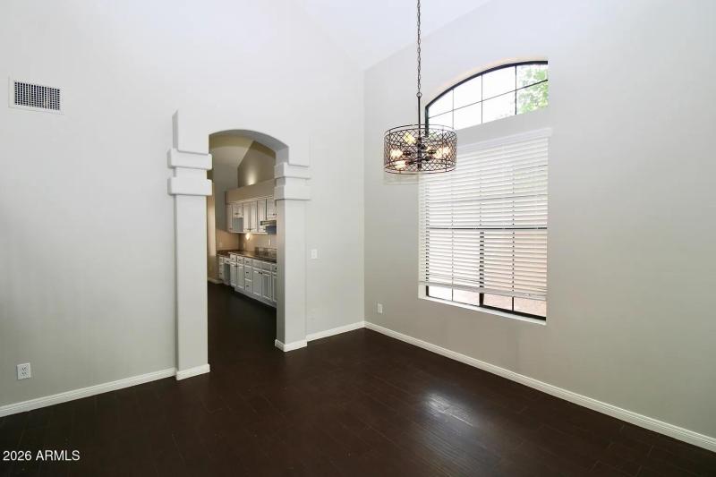 c84e4673a193bb3d52fe5db9a5fe236d-uncropp