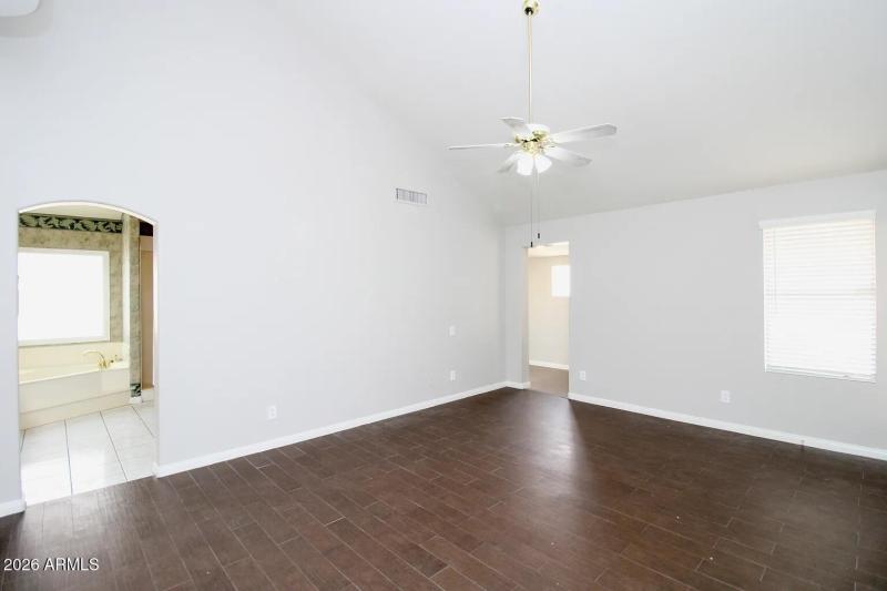 cba0fbe47361a2047287411f26774011-uncropp