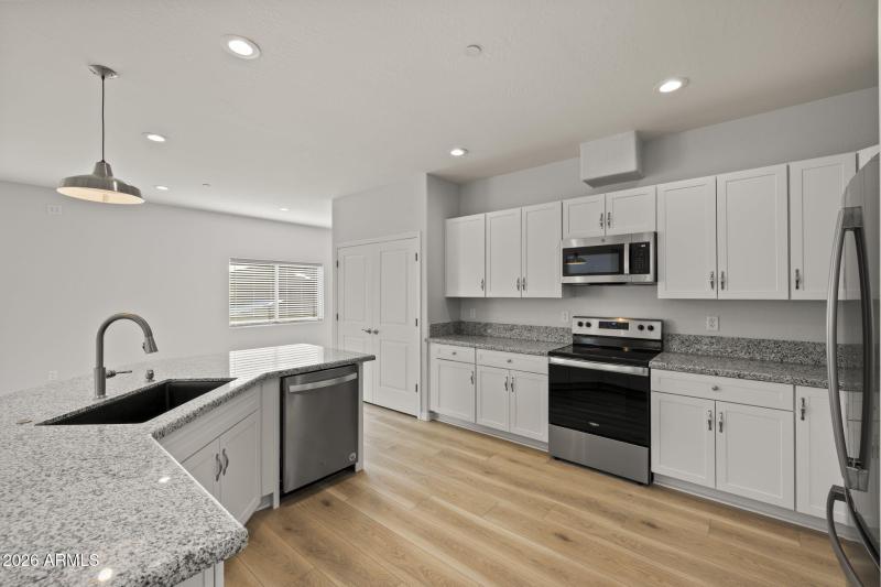 30-web-or-mls-6C1A2458