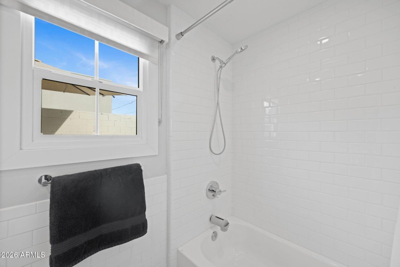 28-web-or-mls-3621-n-kachina-ln