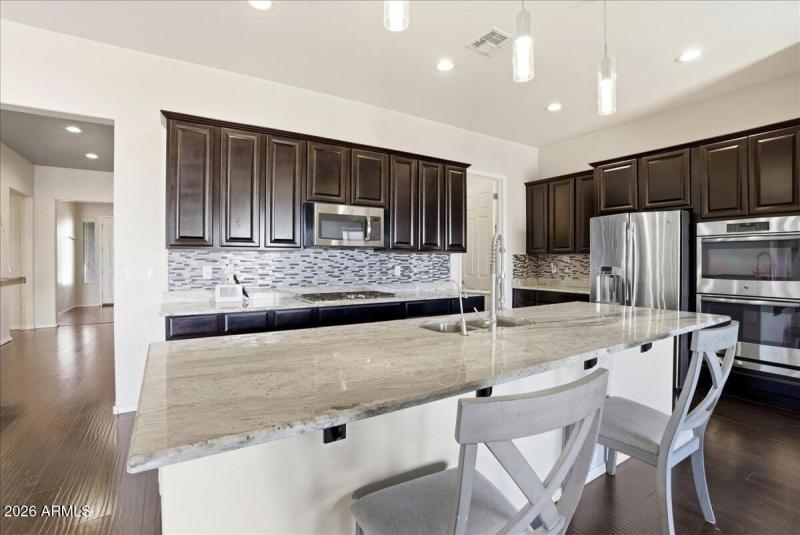 07-15878 W Fillmore St_RedHogMedia