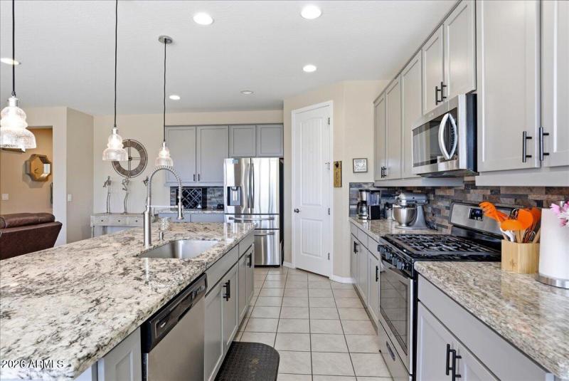 12-19861 W Buchanan_RedHogMedia