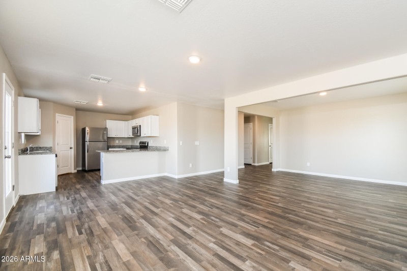 5-photo-Living-Room-95cd7d3b-90f5-423b-9