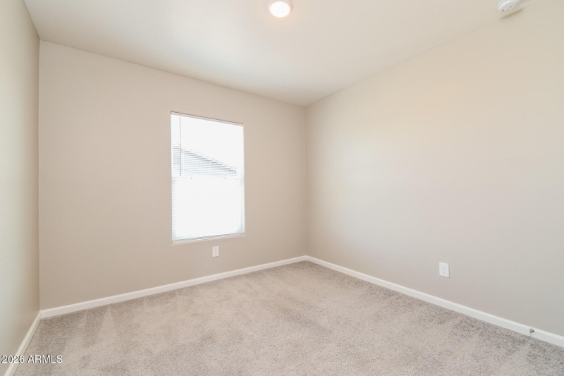 13-photo-Bedroom-ad16aca8-a897-4454-a0c9