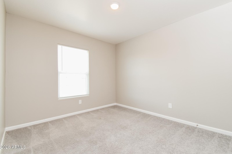 14-photo-Bedroom-bea26f64-39fb-46ed-a874