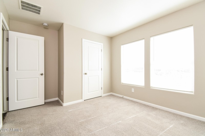 16-photo-Bedroom-0fb5f624-67de-4e6d-9b1a