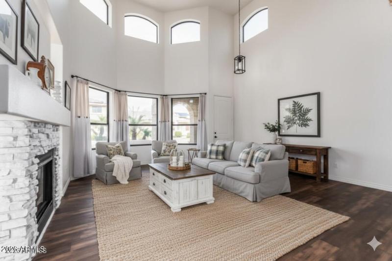 virtually Onyx living staged