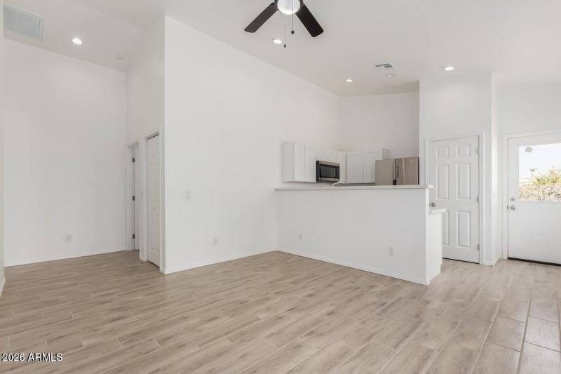 20251107070054592271000000-o