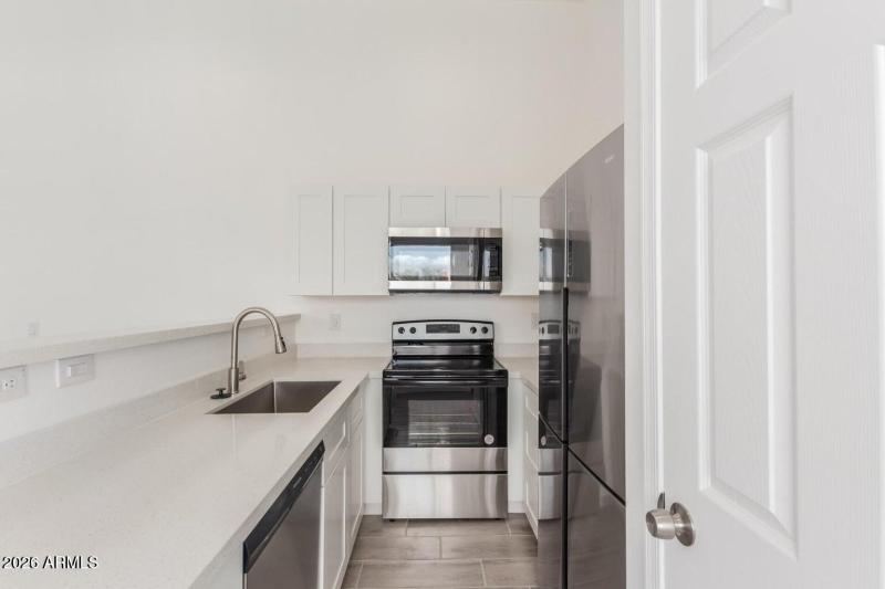 20251107070059416343000000-o