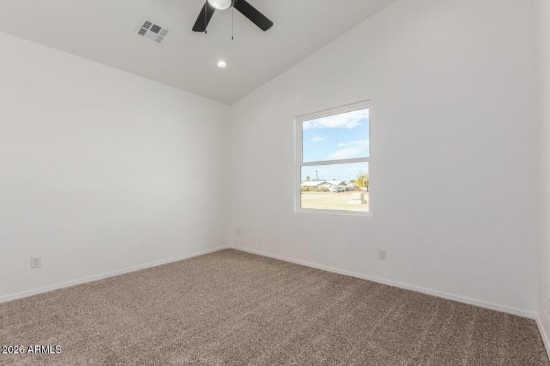 20251107070100754005000000-o