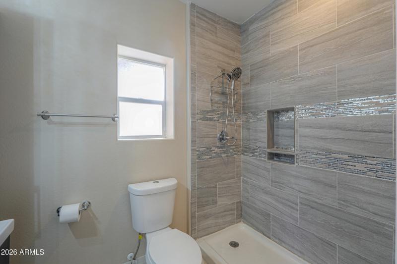 3rd Bedroom En Suite (2)