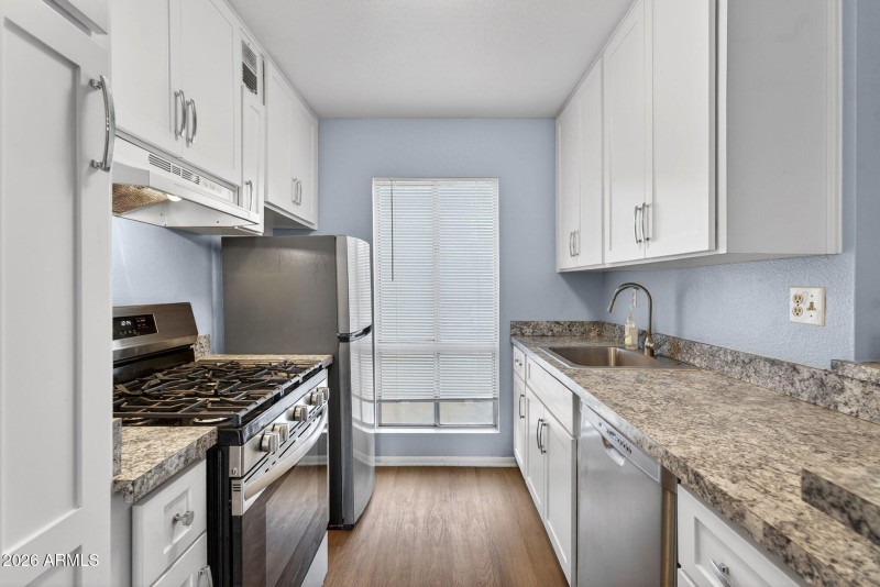 1701 W TUCKEY LN 206