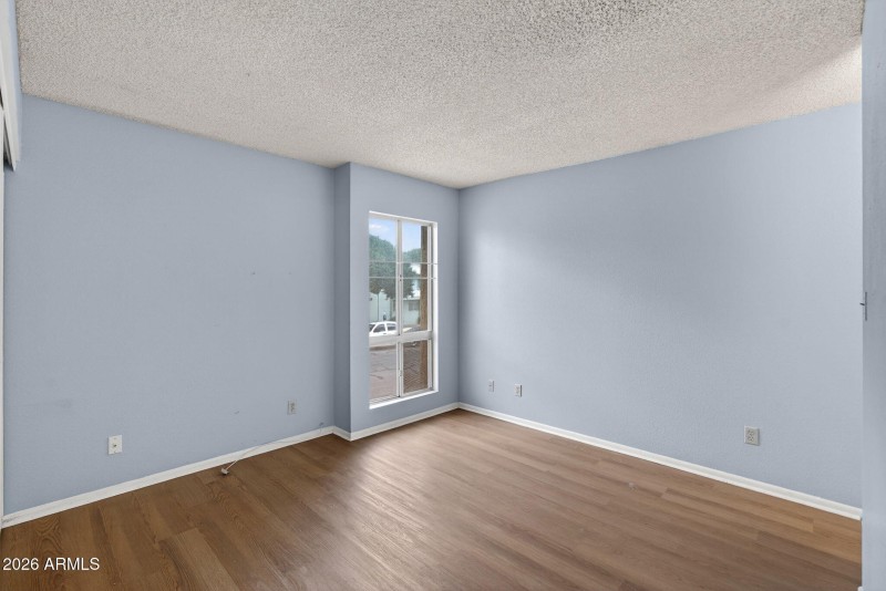 1701 W TUCKEY LN 206