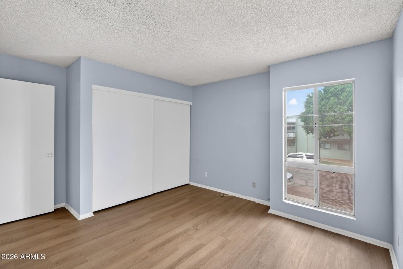 1701 W TUCKEY LN 206