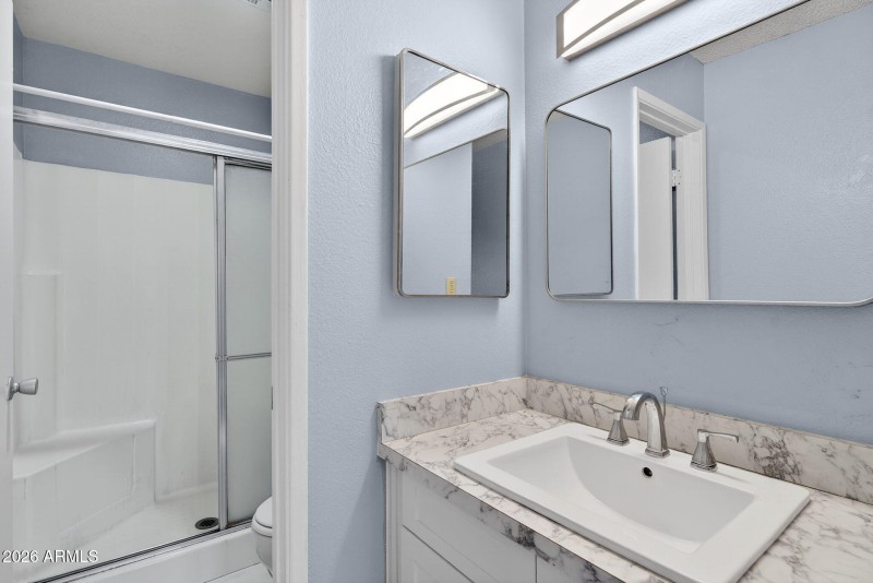 1701 W TUCKEY LN 206