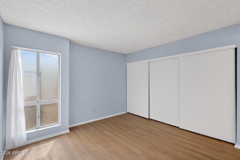 1701 W TUCKEY LN 206