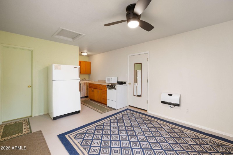 Guest House-Kitchen