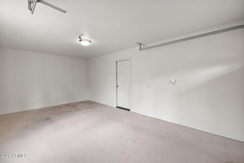 Guest House-Garage