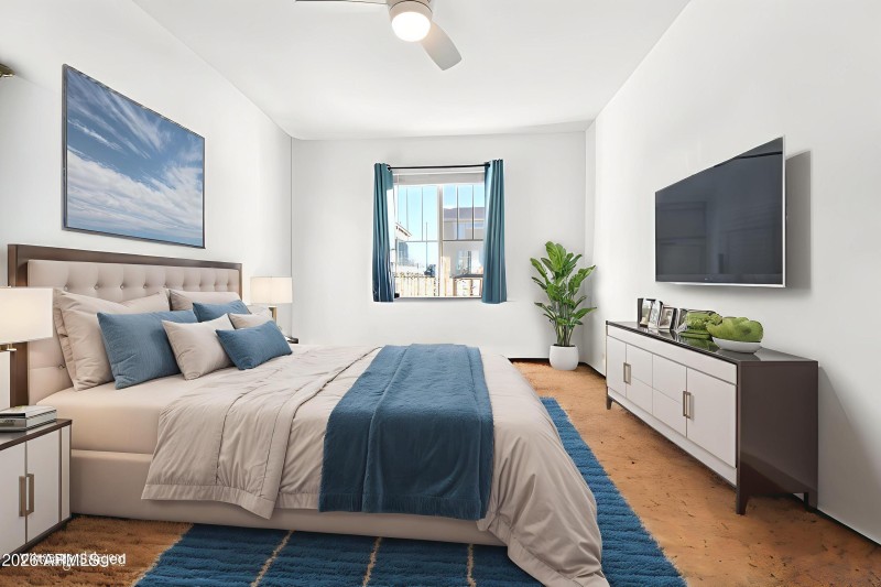 Downstairs Bedroom with en-suite bath