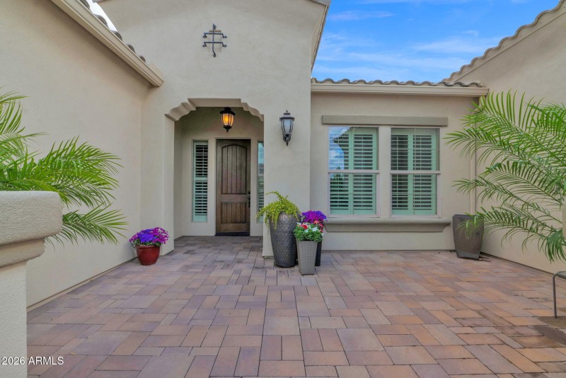 3746 Azalea - 04Courtyard