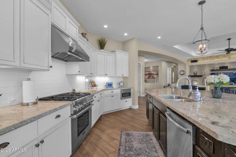 3746 Azalea - 20Kitchen