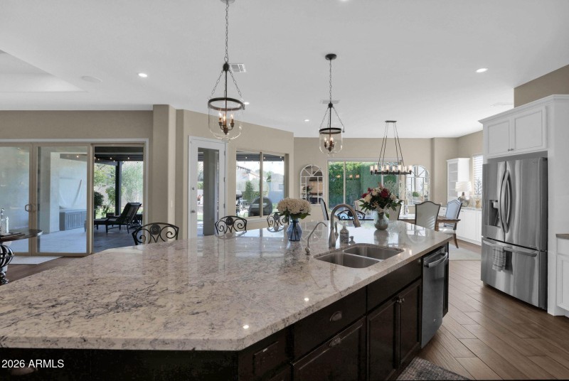3746 Azalea - 23Kitchen Island Dining