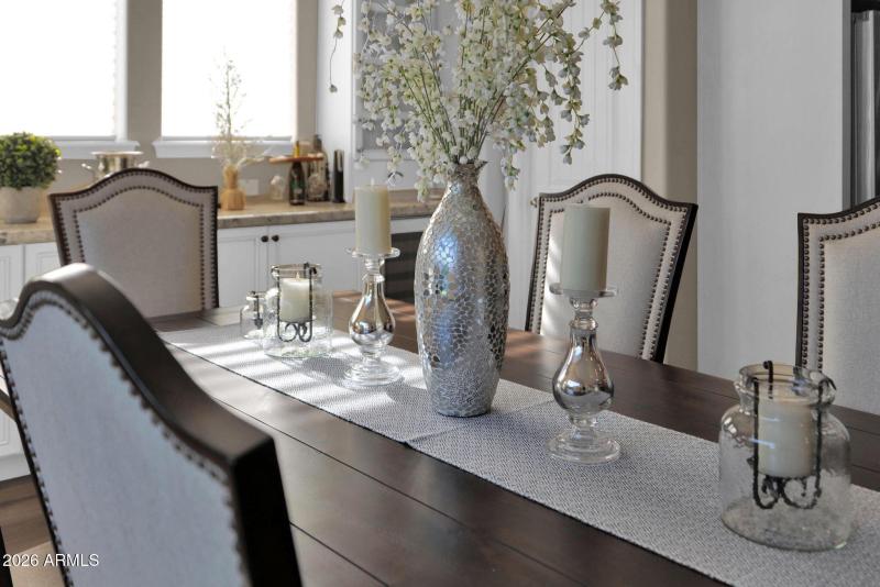 3746 Azalea - 25Dining