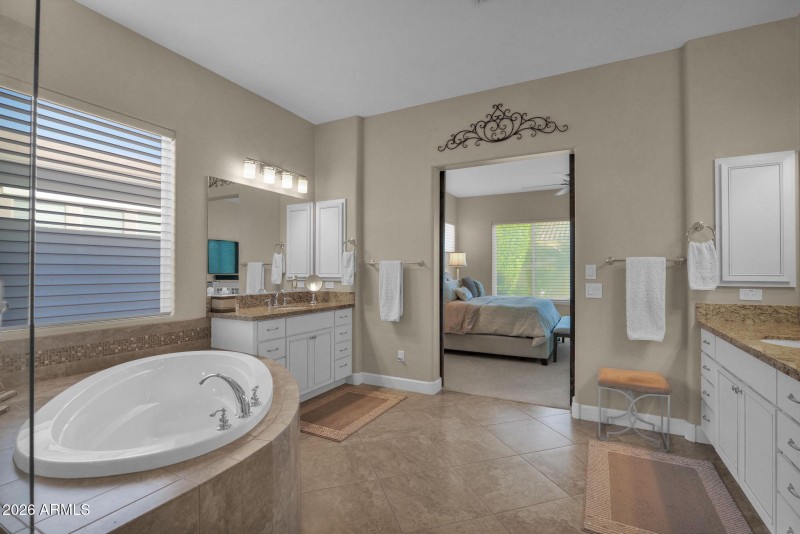 3746 Azalea - 31Primary Bathroom