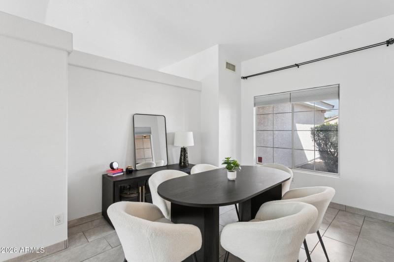 7-web-or-mls-901-w-juanita-ave